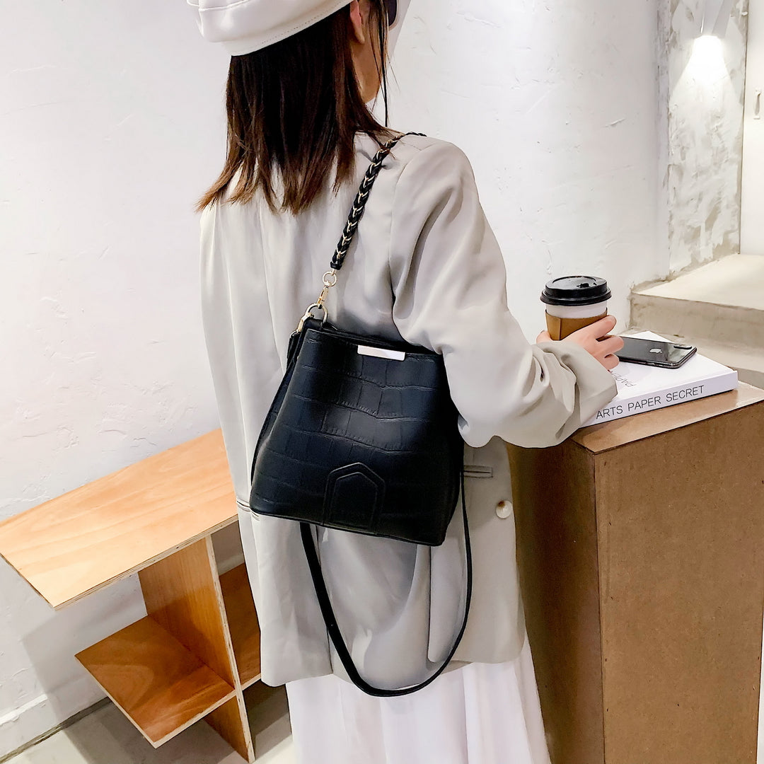 Woven chain handle croc-effect PU leather bucket bag