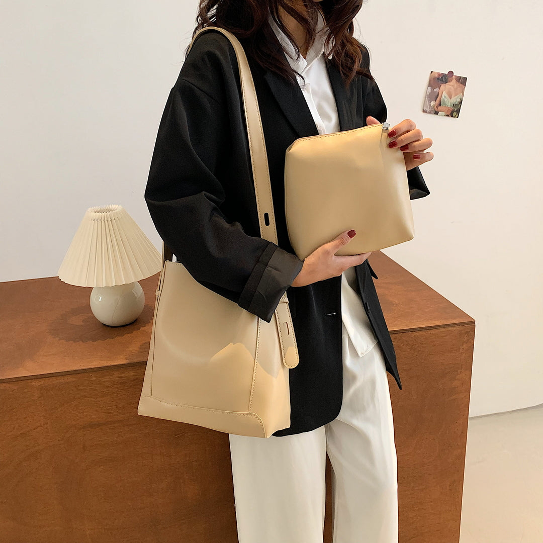Minimalistic smooth PU leather bucket bag (2-in-1 set)
