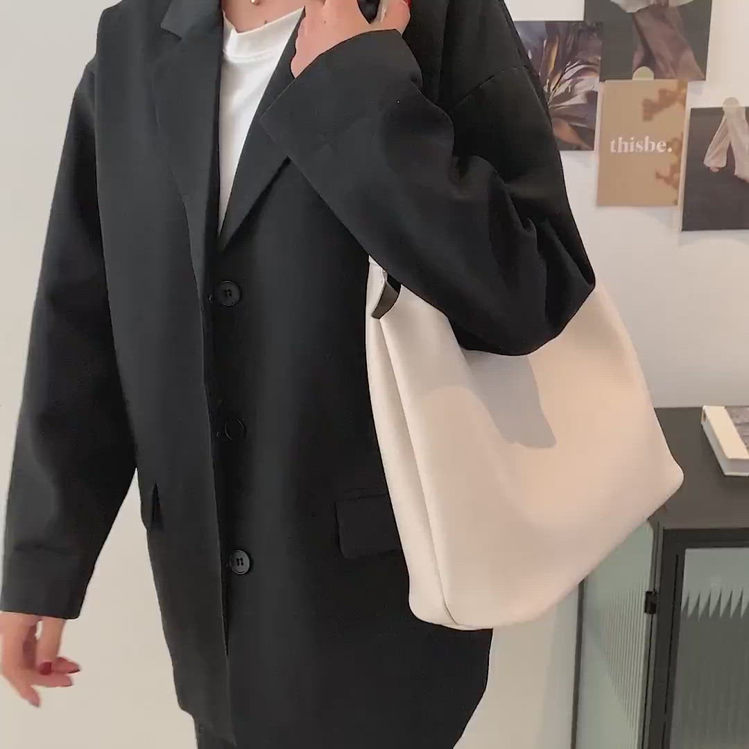 韓国ファッション[LEATHERY] RETRO WRINKLE ENAMEL SHOULDER BAG Retro Wrinkle Enamel Shoulder-bag [BLACK] | ファッション通販