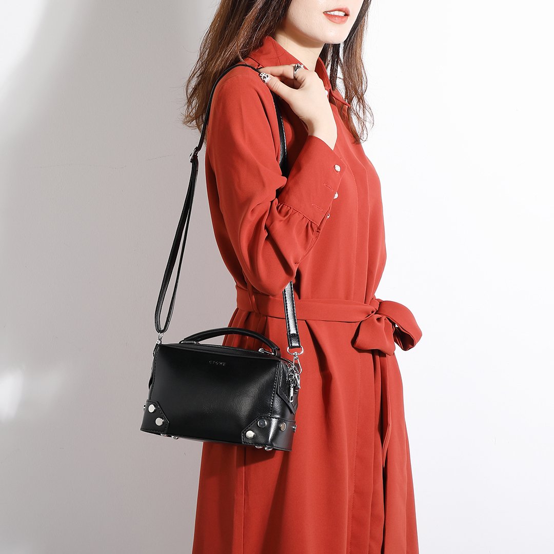 Studded corner marble-effect creased PU leather bag