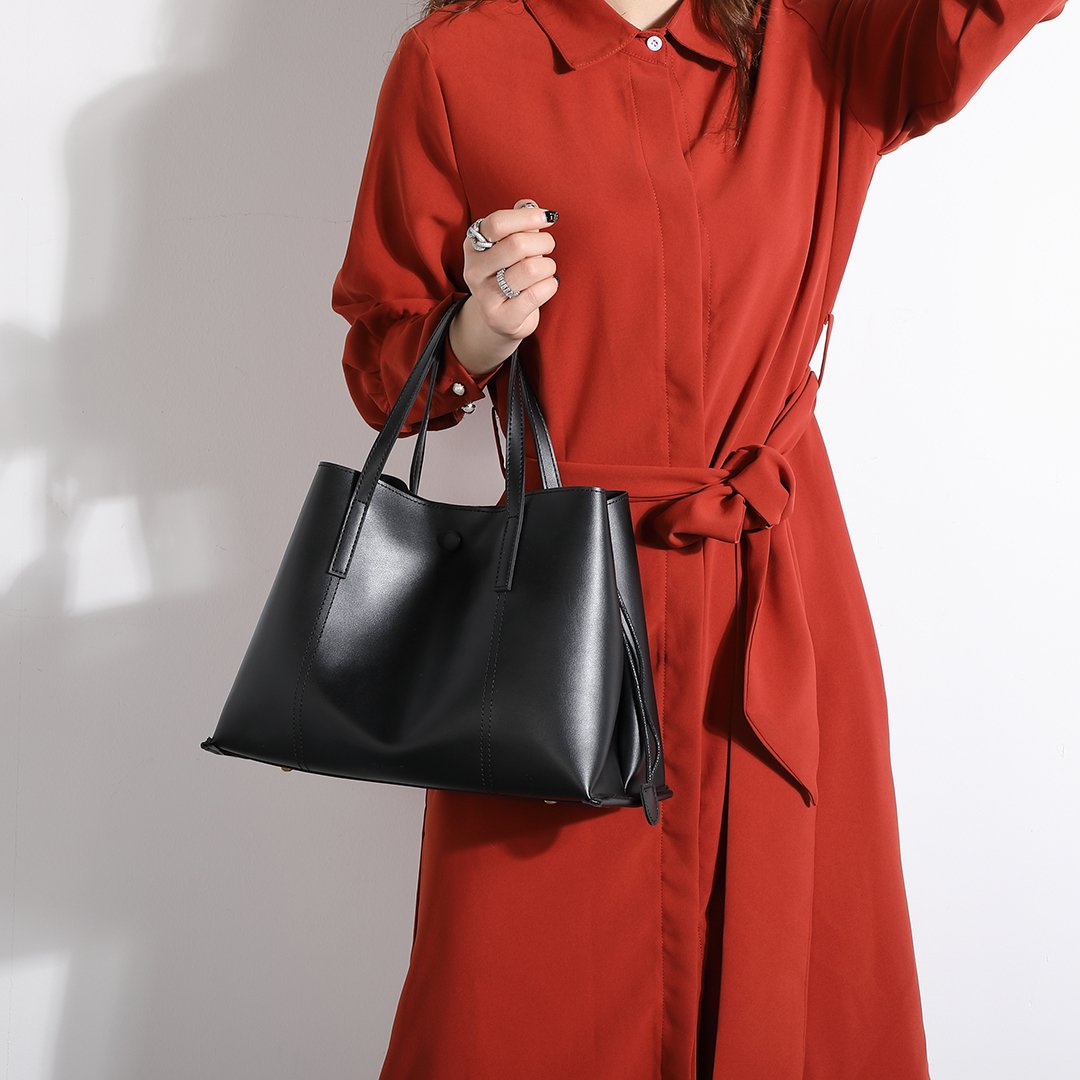 Stud magnetic snap smooth PU leather tote bag