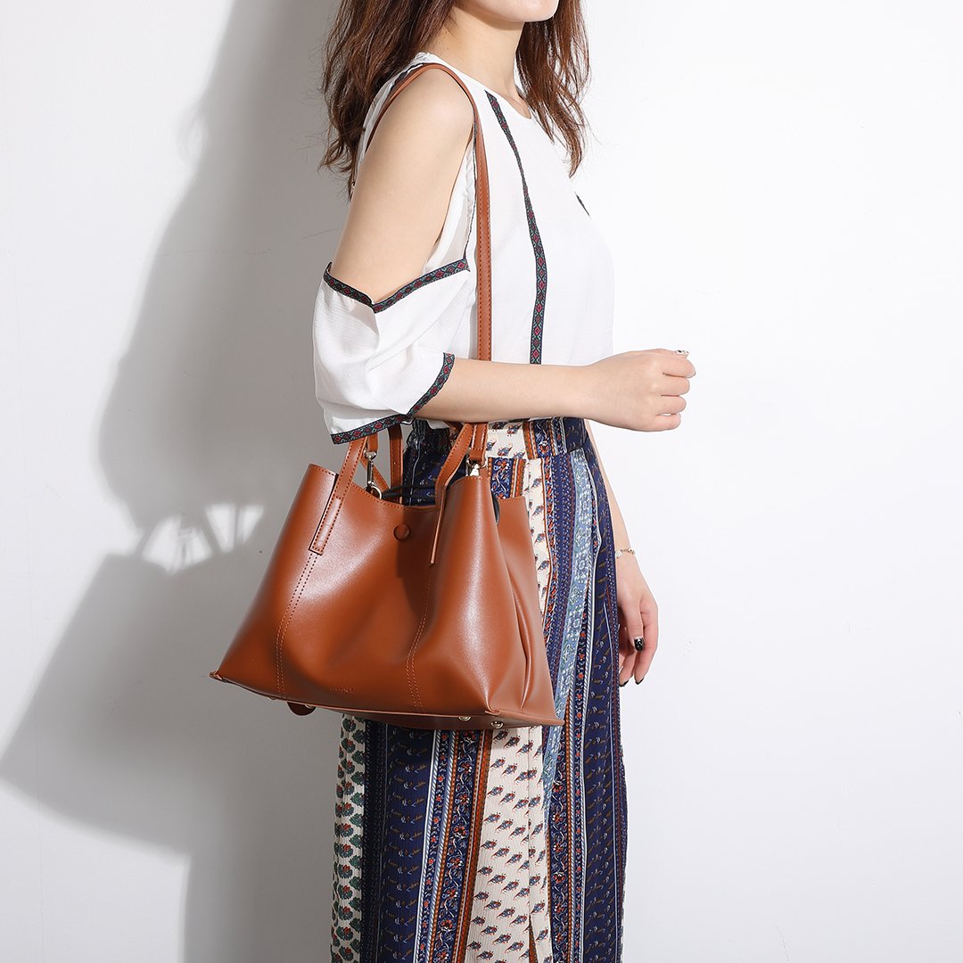 Stud magnetic snap smooth PU leather tote bag