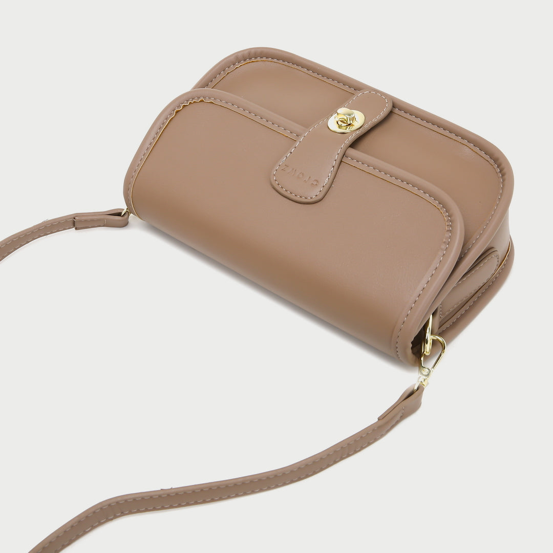 Metal turn-lock strap saddle style PU leather crossbody bag