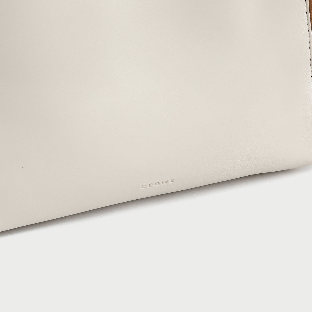 Stud strap detail practical interior PU leather shoulder bag