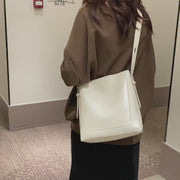 Minimalistic smooth PU leather bucket bag (2-in-1 set)