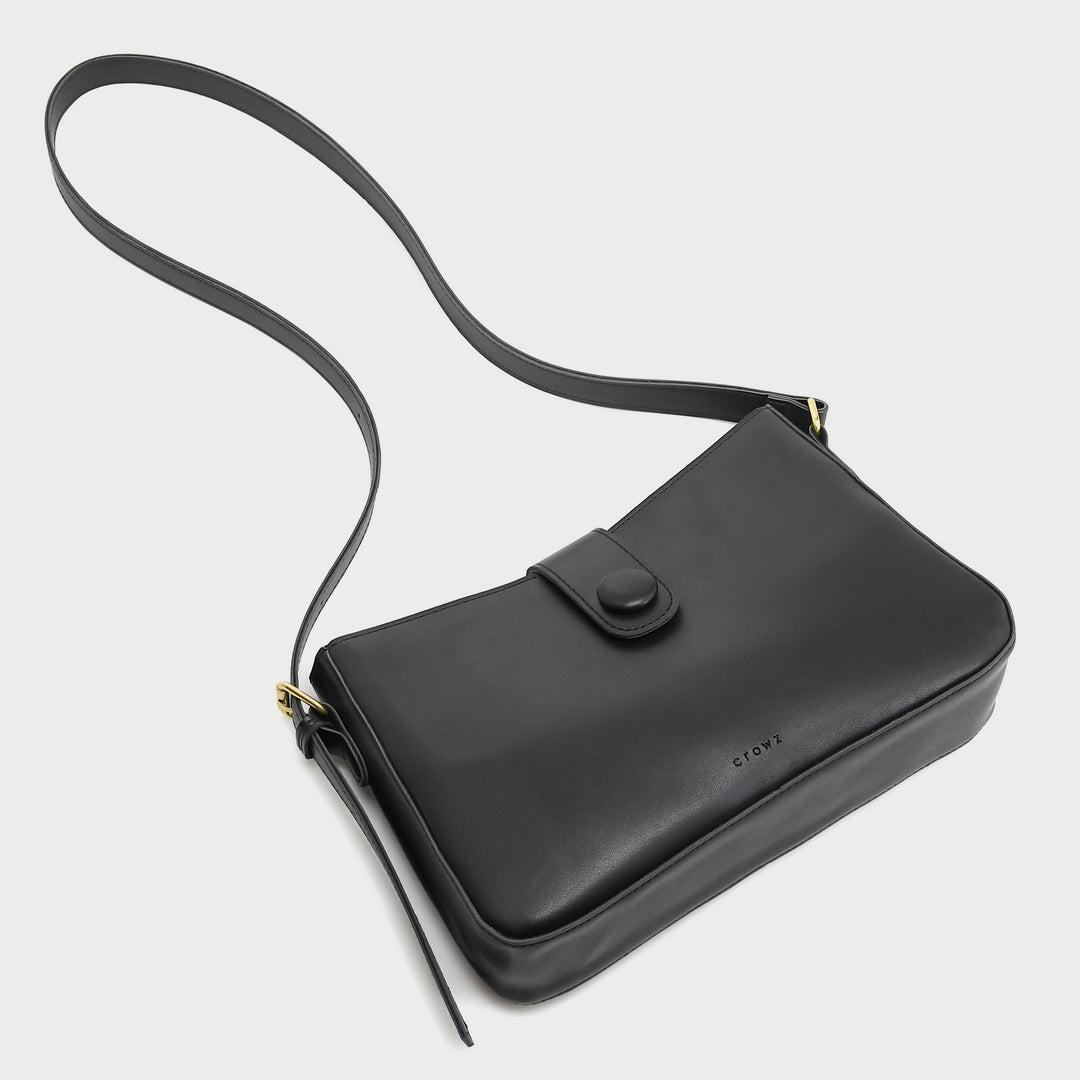 Strapped PU leather crossbodybag