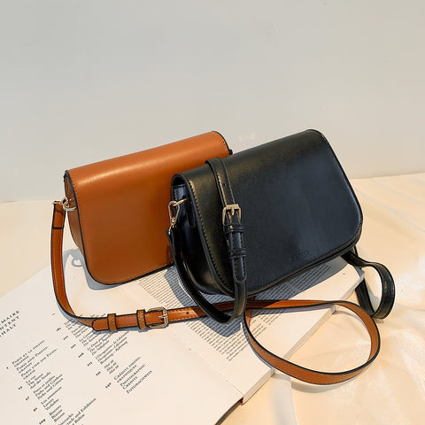Minimalistic flap-style PU leather crossbody bag (With an optional strap)