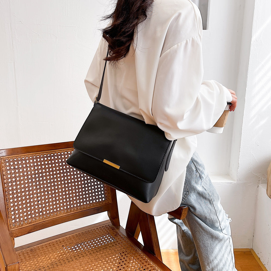 Metal hardware flap style PU leather crossbody bag