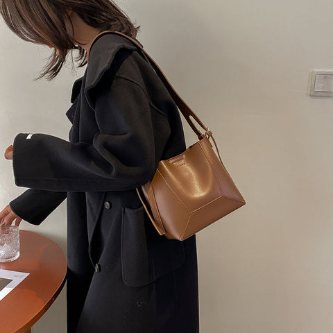 Double-strap detail shoulder strap PU leather bucket bag (2-in-1)