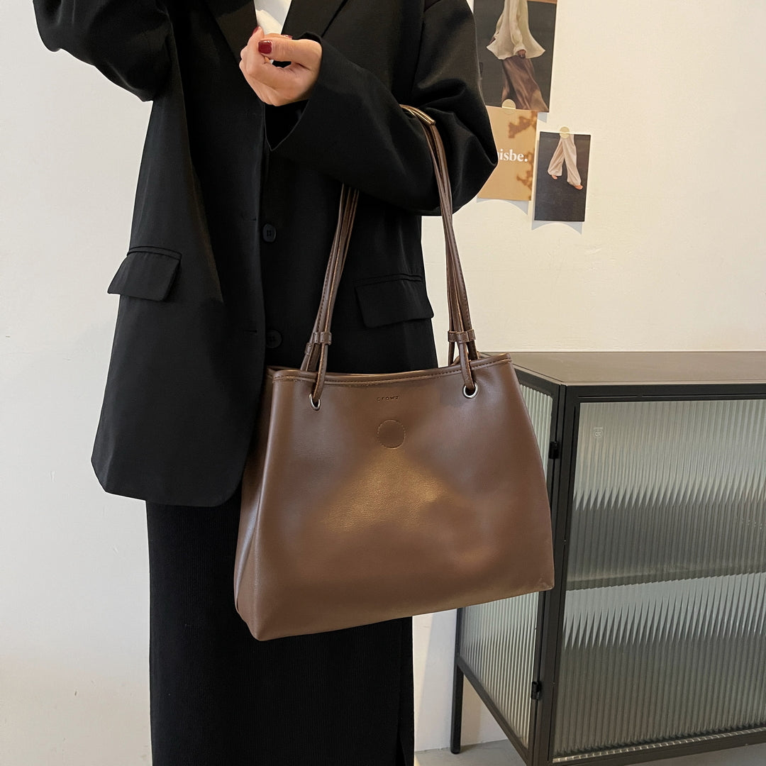 Roomy soft PU leather shoulder bag (2-in-1 style)