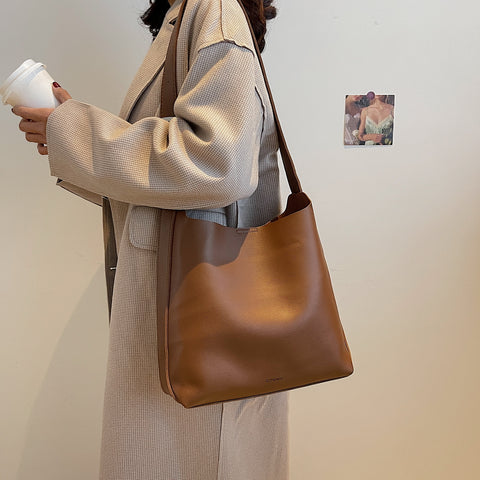 Minimalistic style adjustable shoulder strap PU leather bucket bag