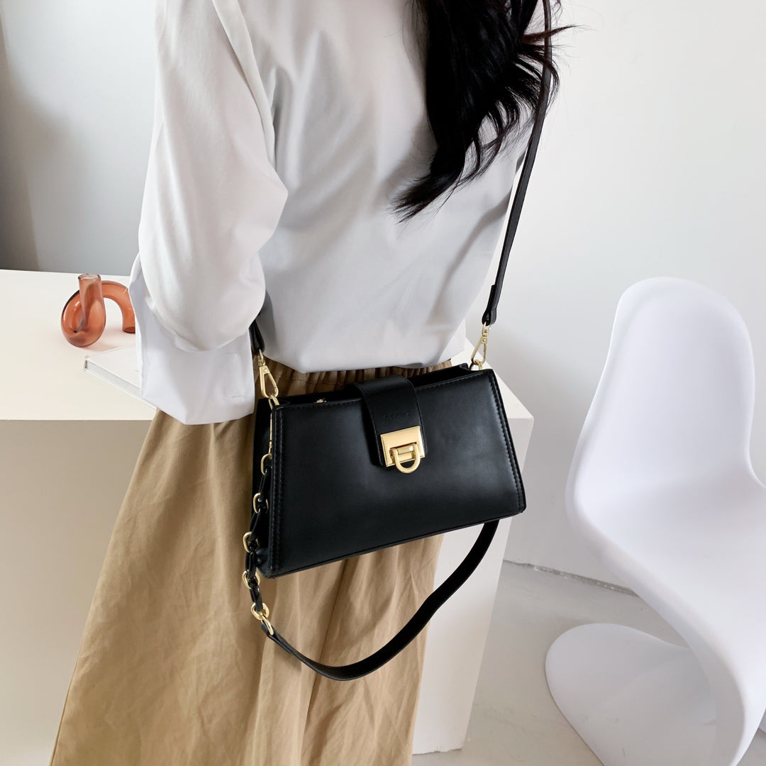 Contrast chain strap trapezoid PU leather shoulder bag