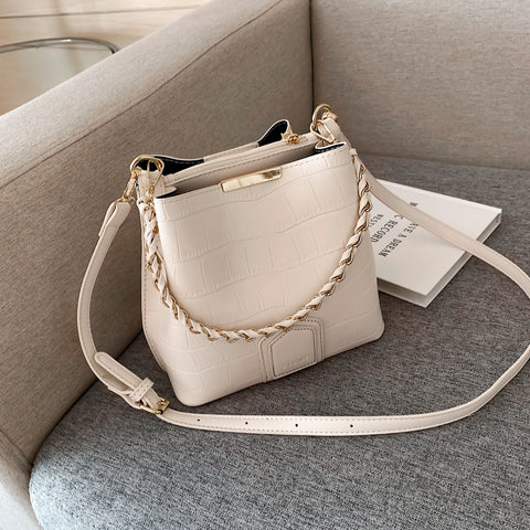 Woven chain handle croc-effect PU leather bucket bag