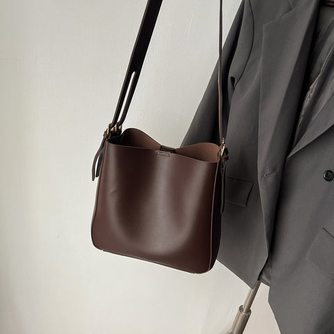 Double buckle detail shoulder strap PU leather bucket bag (2-in-1 set)