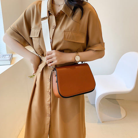 Minimalistic flap-style PU leather crossbody bag (With an optional strap)