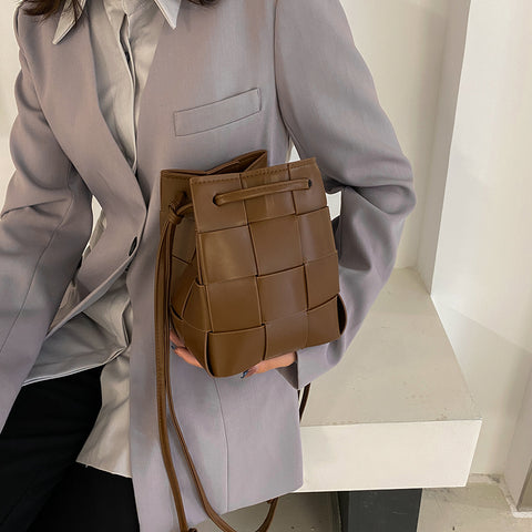 Woven PU leather bucket bag (2-in-1 set)