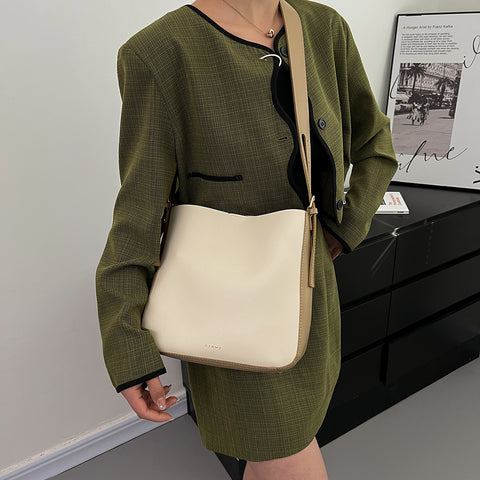 Double buckle detail shoulder strap PU leather bucket bag (2-in-1 set)