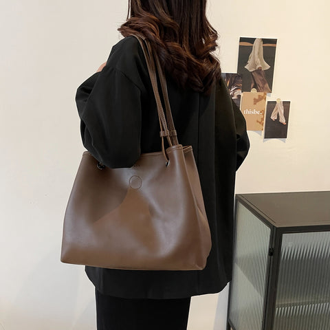 Roomy soft PU leather shoulder bag (2-in-1 style)