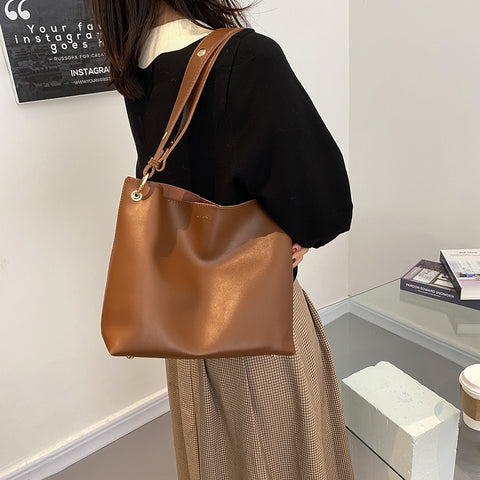 Minimalistic metal stud detail strap PU leather shoulder bag (2-in-1 set)