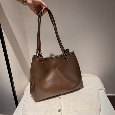 Roomy soft PU leather shoulder bag (2-in-1 style)