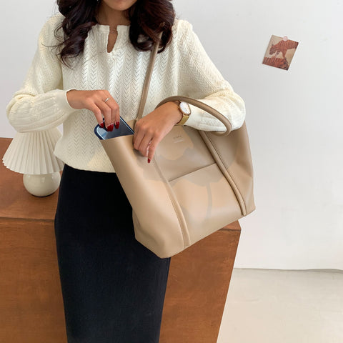 Minimalistic front pocket PU leather tote bag (2-in-1 set)