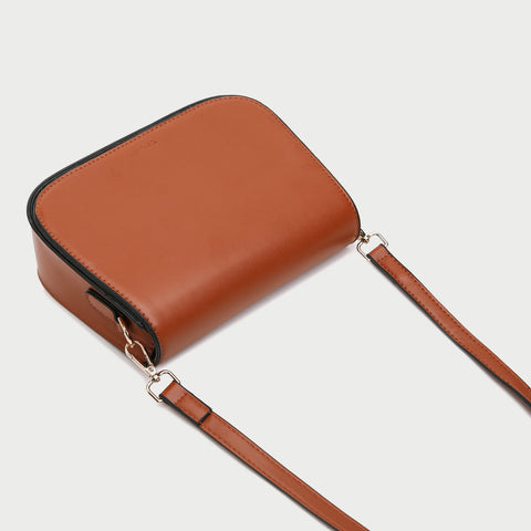 Minimalistic flap-style PU leather crossbody bag (With an optional strap)