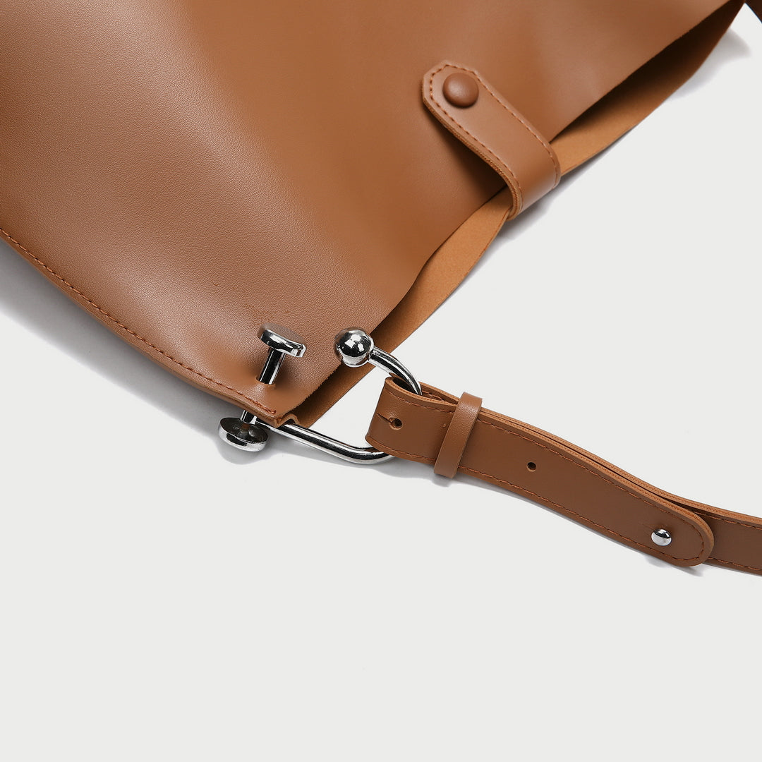 Timeless spacious PU leather shoulder bag