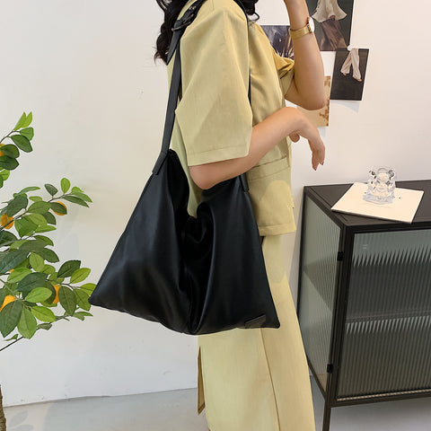 Minimalistic casual style soft PU leather hobo bag