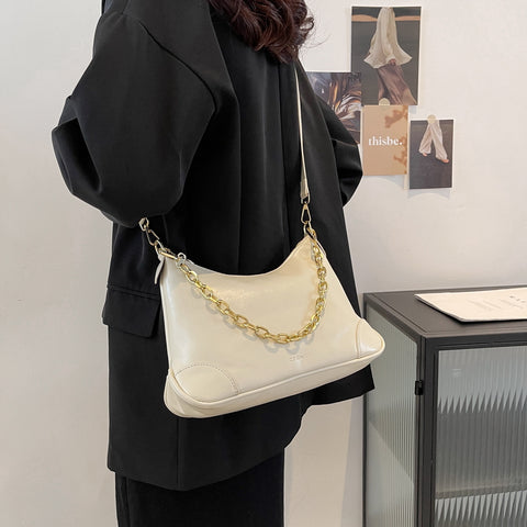 Metal chain handle detail crease-effect PU leather crossbody bag