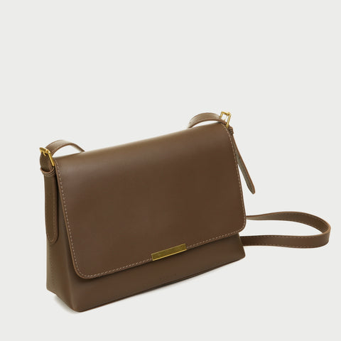 Metal hardware flap style PU leather crossbody bag