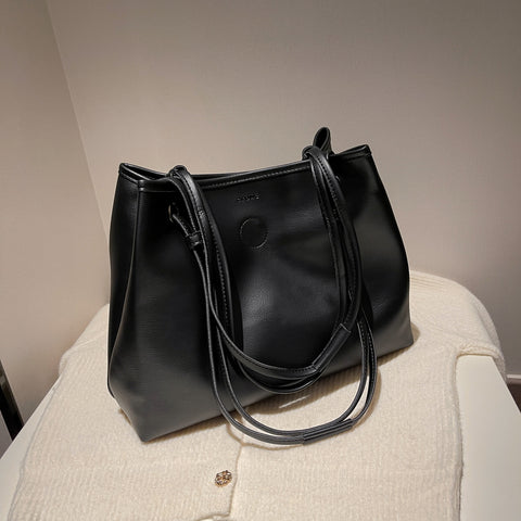 Roomy soft PU leather shoulder bag (2-in-1 style)
