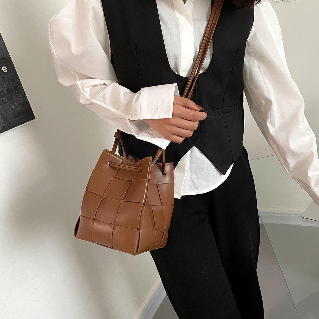 Woven PU leather bucket bag (2-in-1 set)