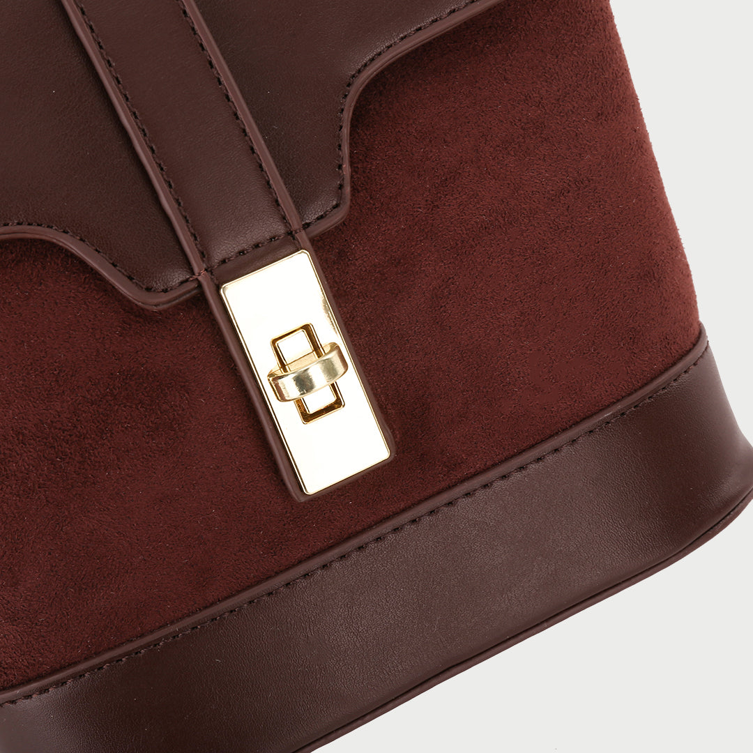 Metal turn-lock strap saddle flap PU leather bucket crossbody bag