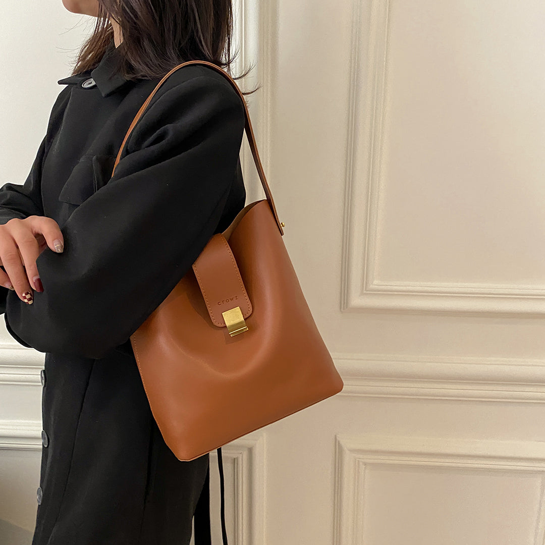 Metal clasp closure strap PU leather bucket bag (2-in-1 set)