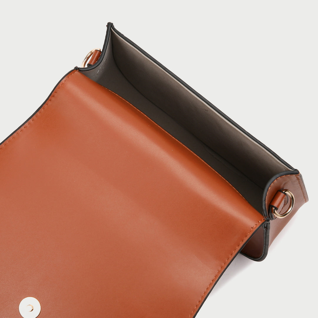 Minimalistic flap-style PU leather crossbody bag (With an optional strap)