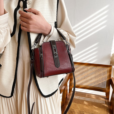 Metal turn-lock strap zip side PU leather crossbody bag
