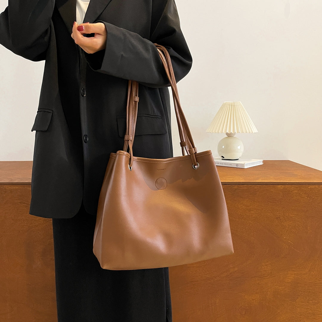 Roomy soft PU leather shoulder bag (2-in-1 style)