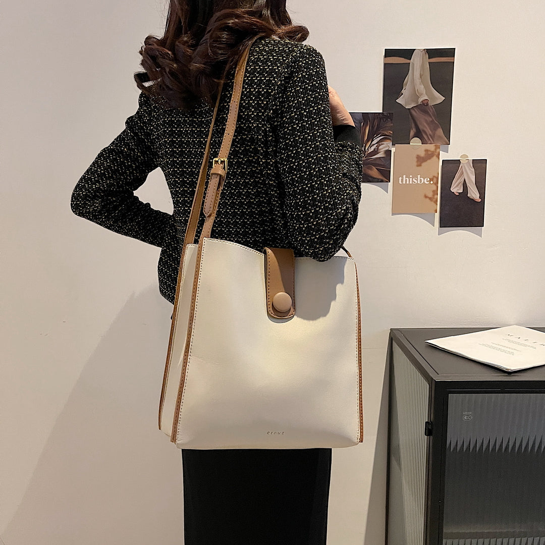 Stud strap detail practical interior PU leather shoulder bag