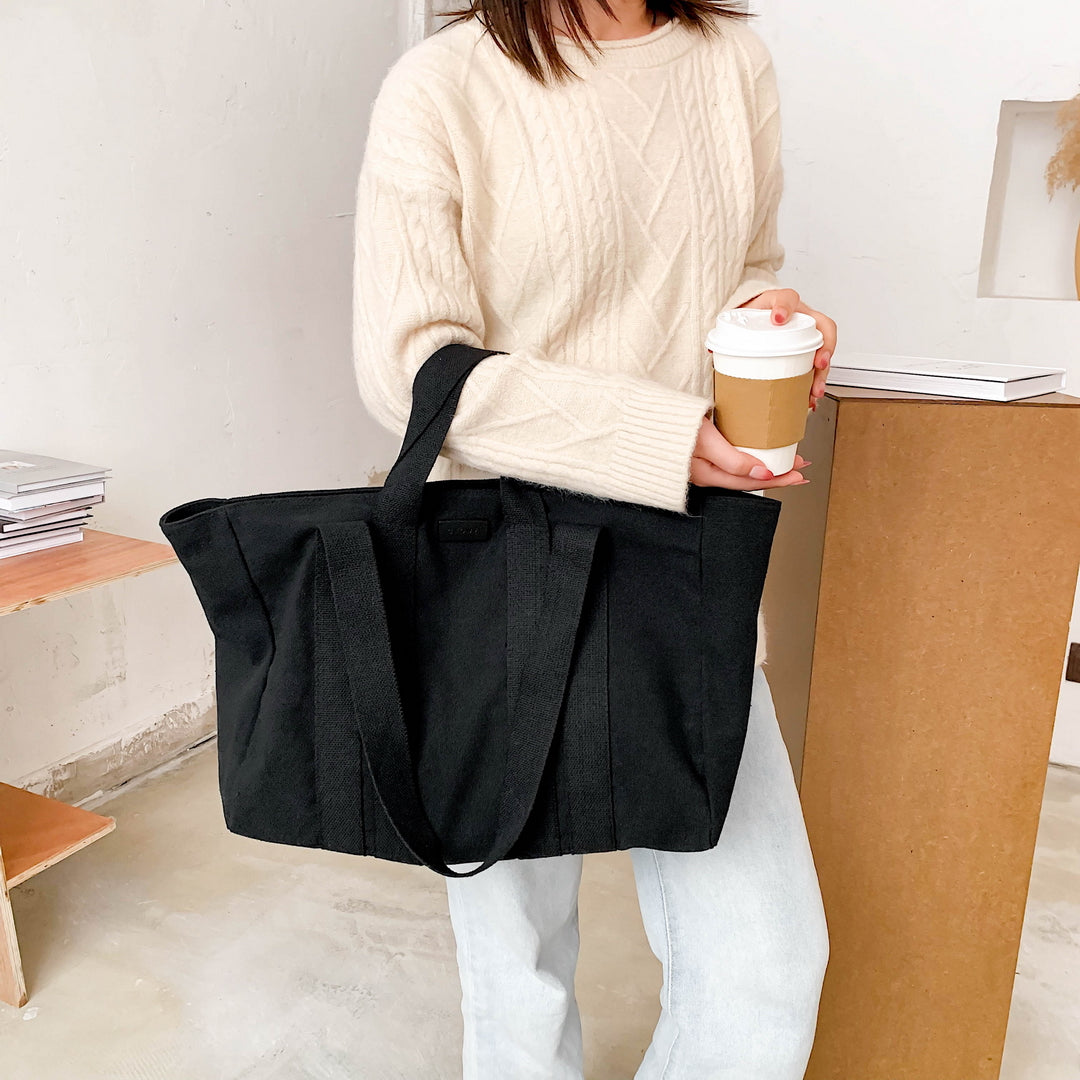 Contrast handle roomy canvas tote bag