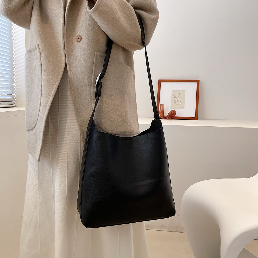 Minimalistic style adjustable shoulder strap PU leather bucket bag